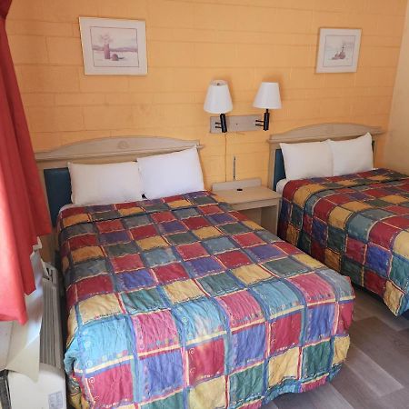 Town House Motel Lancaster Luaran gambar
