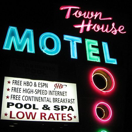Town House Motel Lancaster Luaran gambar