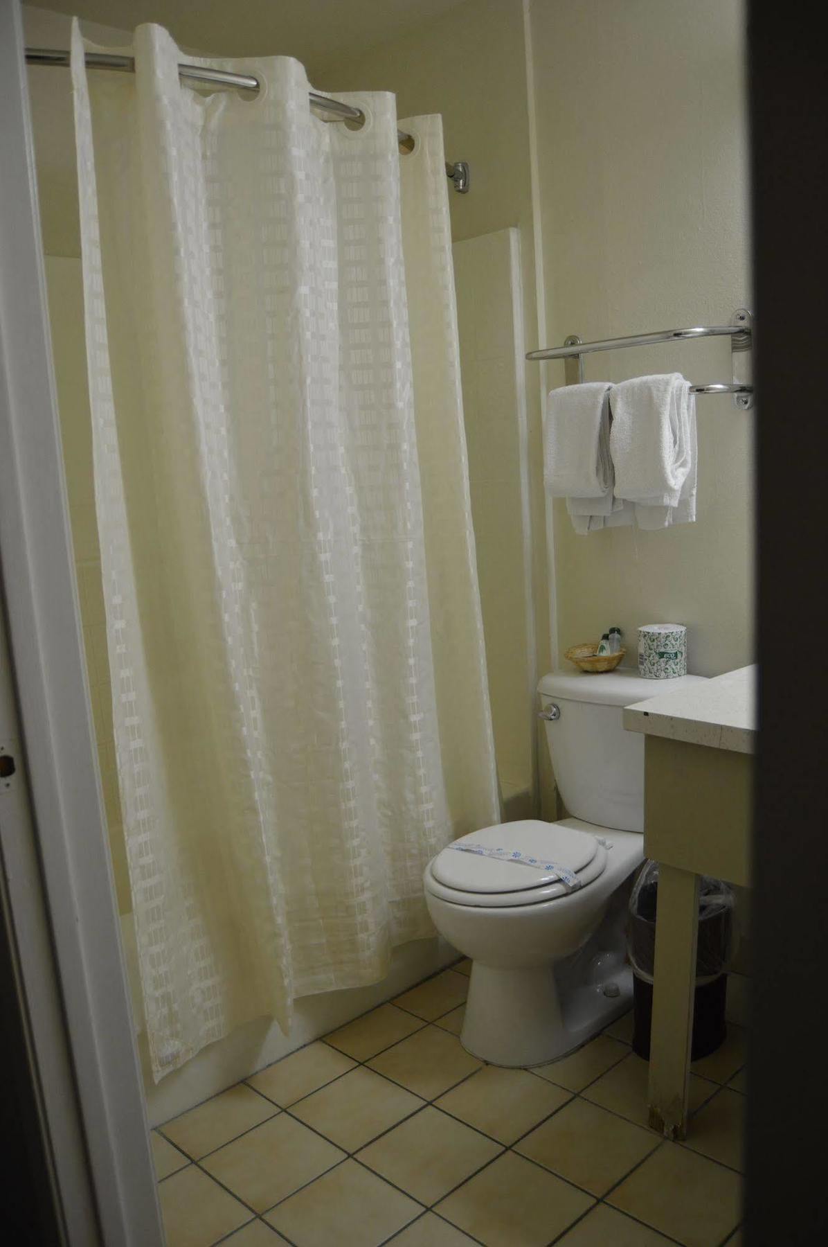 Town House Motel Lancaster Luaran gambar