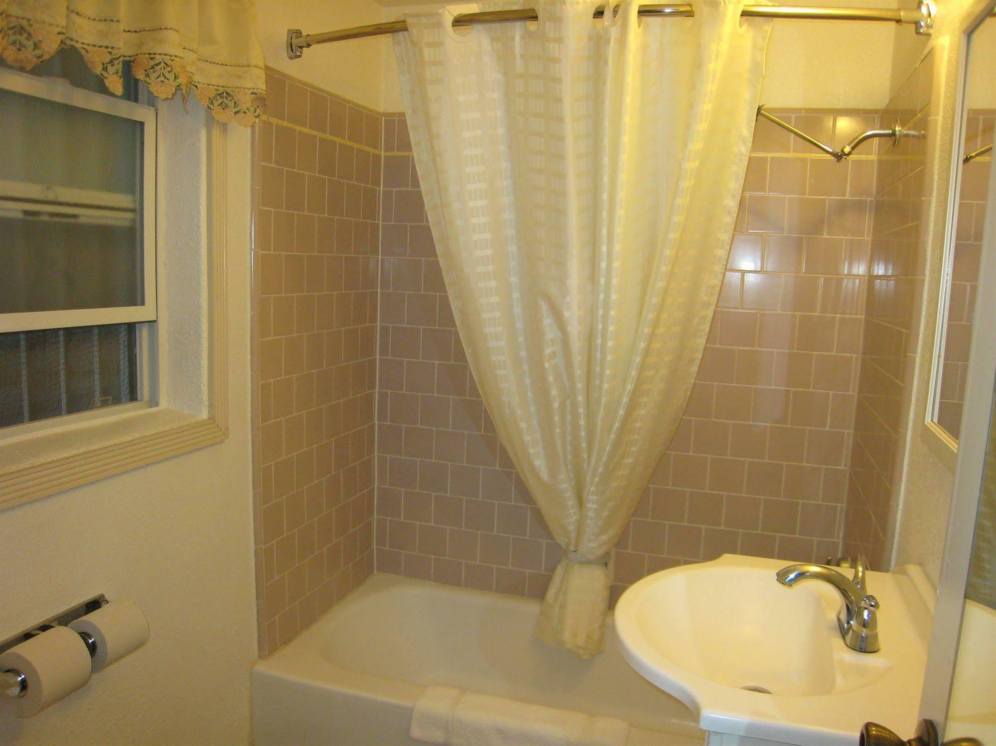 Town House Motel Lancaster Luaran gambar